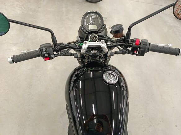 2023 Triumph Speed Twin, чёрный, 930000 рублей - вид 19