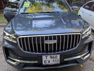 2025 Geely Monjaro (Xingyue L) I Рестайлинг (China Market), серебристый, 4000000 рублей, вид 3