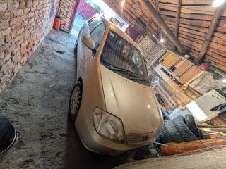 2001 Toyota Allex I, золотистый, 650000 рублей, вид 3
