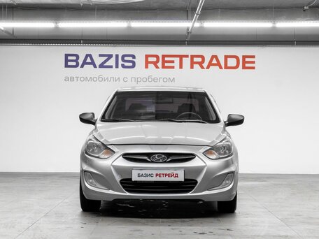 2013 Hyundai Solaris I, серый, 689000 рублей, вид 2
