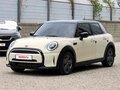 2022 Mini Hatch Cooper III (F55/F56) Рестайлинг 2, бежевый, 2170000 рублей