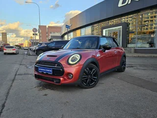2020 Mini Hatch Cooper S III (F55/F56) Рестайлинг, красный, 2320000 рублей, вид 1