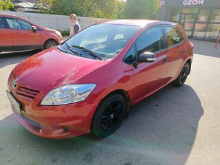 2011 Toyota Auris I Рестайлинг, красный, 950000 рублей, вид 1