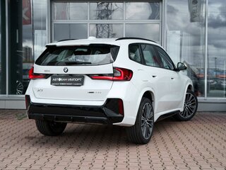 2025 BMW X1 Long 25Li xDrive III (U11/U12), белый, 6799900 рублей, вид 3