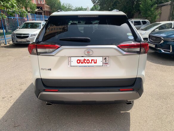 2019 Toyota RAV4 V (XA50), белый, 3500000 рублей - вид 5