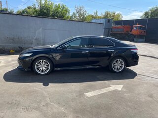 2018 Toyota Camry VIII (XV70), чёрный, 2300000 рублей, вид 1