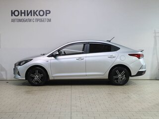 2020 Hyundai Solaris II Рестайлинг, серебристый, 1799000 рублей, вид 2