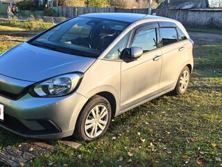2020 Honda Fit IV, серебристый, 1275000 рублей, вид 4