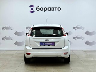 2010 Ford Focus II Рестайлинг, белый, 610000 рублей, вид 5