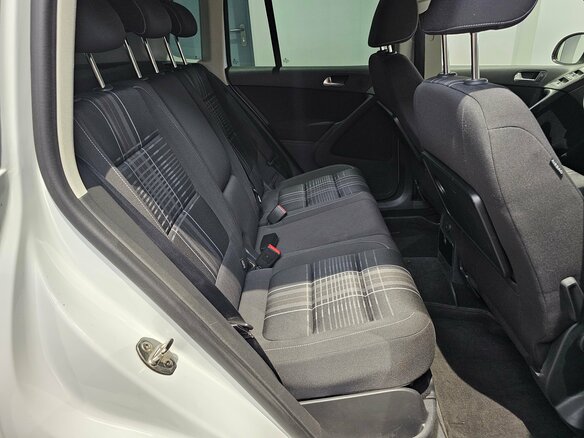 2016 Volkswagen Tiguan I Рестайлинг, белый, 1289000 рублей - вид 15