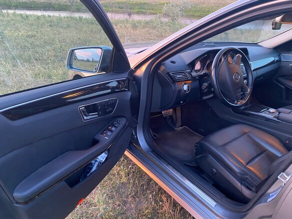 2009 Mercedes-Benz E-Класс 300 IV (W212, S212, C207), серый, 1300000 рублей - вид 5