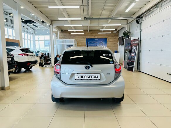 2014 Toyota Aqua I, серый, 1099999 рублей - вид 5