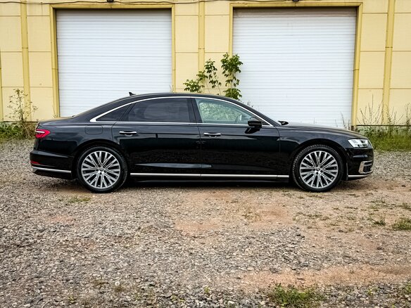 2018 Audi A8 Long 55 TFSI IV (D5), чёрный, 3750000 рублей - вид 11