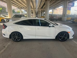2019 Honda Civic X Рестайлинг, белый, 1350000 рублей, вид 4