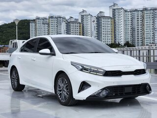 2022 Kia K3 II Рестайлинг, белый, 1780000 рублей, вид 1