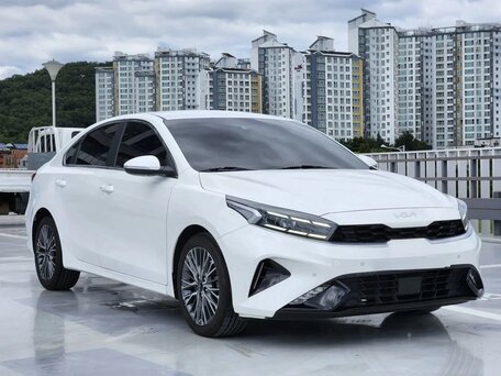 2022 Kia K3 II Рестайлинг, белый, 1780000 рублей, вид 1