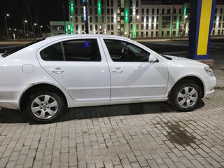 2012 Skoda Octavia II (A5) Рестайлинг, белый, 650000 рублей, вид 3