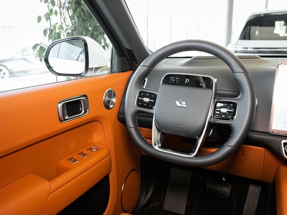 2026 Li Auto (Lixiang) L9 52.3 kWh I Рестайлинг, белый, 11990000 рублей - вид 10
