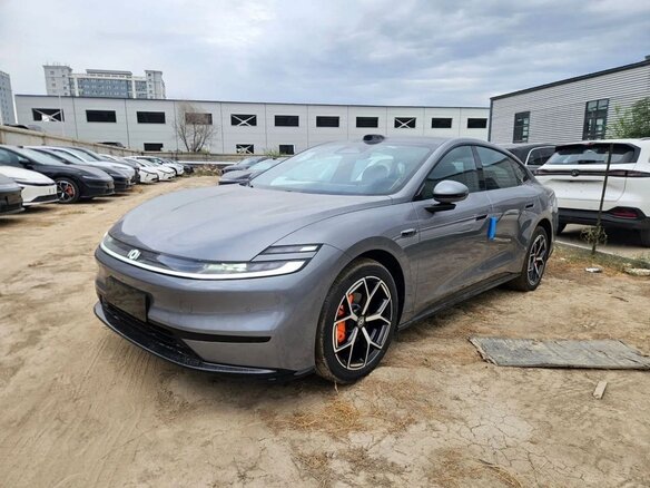 2026 Changan Qiyuan A06 51.48 kWh, серебристый, 2650000 рублей