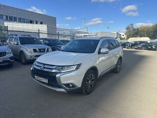 2015 Mitsubishi Outlander III Рестайлинг 2, белый, 1799000 рублей, вид 1