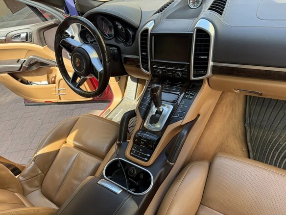 2016 Porsche Cayenne S II Рестайлинг (958), красный, 3121000 рублей - вид 13