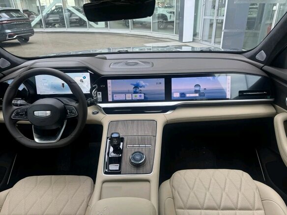 2025 Geely Monjaro (Xingyue L) I Рестайлинг (China Market), серебристый, 4400000 рублей - вид 12