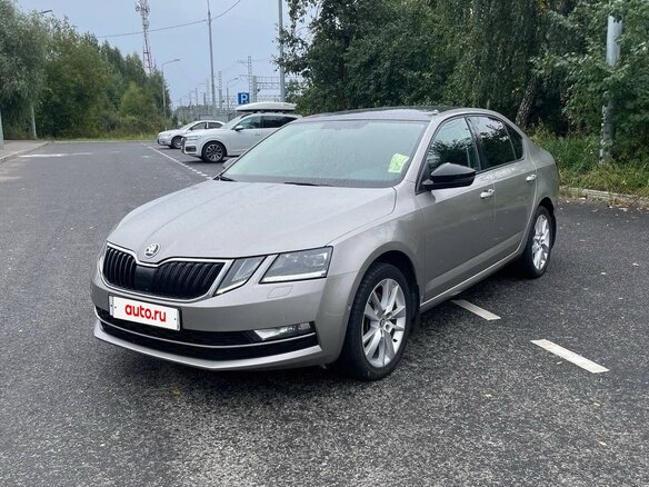 2018 Skoda Octavia III (A7) Рестайлинг, бежевый, 1600000 рублей