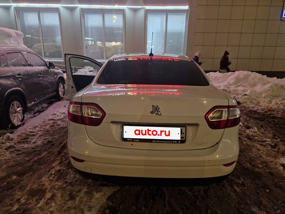 2011 Renault Fluence I, белый - вид 1