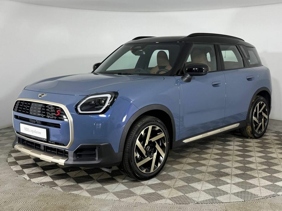 Открыть фотографии: Mini Countryman III