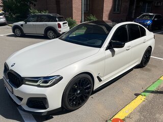 2020 BMW 5 серии 530d xDrive VII (G30/G31/G38) Рестайлинг, белый, 5900000 рублей, вид 5
