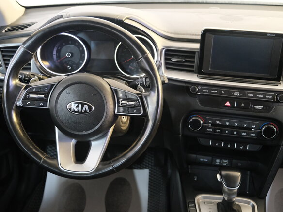 2018 Kia Ceed III, серебристый, 1549000 рублей - вид 8