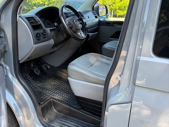 2008 Volkswagen Transporter T5, серый, 1300000 рублей - вид 5