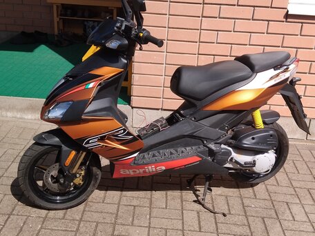 2013 Aprilia SR 50 R, оранжевый, 195000 рублей, вид 3