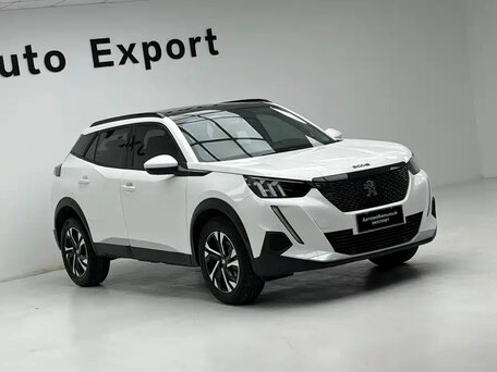 2023 Peugeot 2008 II, белый, 1350000 рублей, вид 4