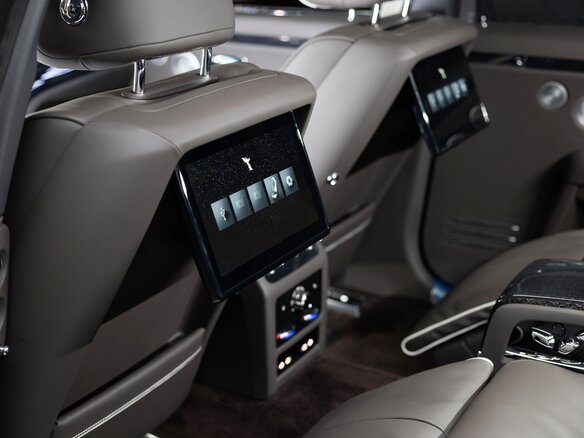 2026 Rolls-Royce Ghost Extended II Рестайлинг (Series II), чёрный, 68566496 рублей - вид 7