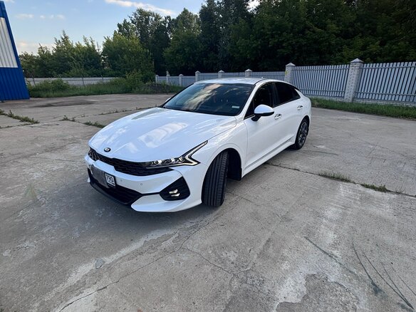 2021 Kia K5 III, жёлтый, 1799000 рублей - вид 2