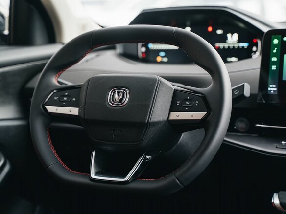 2025 Changan UNI-S I, серый, 3179900 рублей - вид 13
