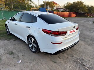 2019 Kia Optima IV Рестайлинг, белый, 1650000 рублей, вид 5