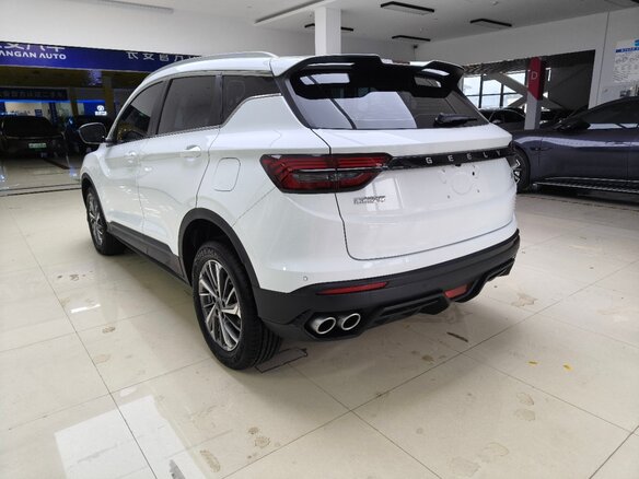 2021 Geely Binyue I Рестайлинг, белый, 1100000 рублей - вид 2