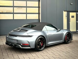 2025 Porsche 911 Carrera GTS VIII (992) Рестайлинг, серебристый, 25000000 рублей, вид 3