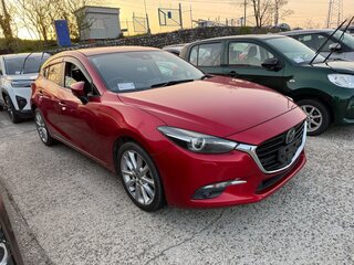 2017 Mazda Axela III Рестайлинг, красный, 1020007 рублей, вид 2
