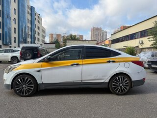 2016 Hyundai Solaris I Рестайлинг, белый, 350000 рублей, вид 3