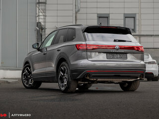 2026 Volkswagen Touareg III Рестайлинг, серый, 13500000 рублей, вид 2