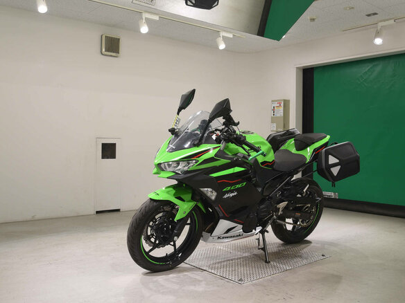 2021 Kawasaki Ninja 400, зелёный, 590000 рублей - вид 3