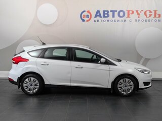 2017 Ford Focus III Рестайлинг, белый, 999000 рублей, вид 5