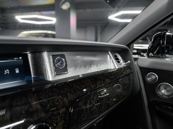 2019 Rolls-Royce Phantom VIII (Series I), белый, 37000000 рублей - вид 24