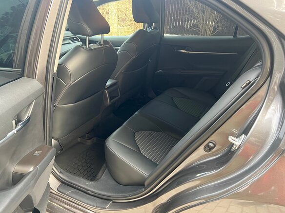 2022 Toyota Camry VIII (XV70) Рестайлинг, серый, 2799999 рублей - вид 9