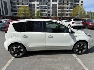 2012 Nissan Note I Рестайлинг, белый, 1290000 рублей, вид 2