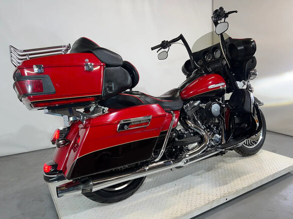 2010 Harley-Davidson Electra Glide, пурпурный, 1200000 рублей - вид 7