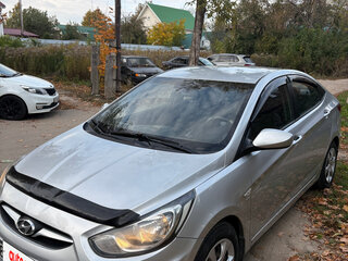 2013 Hyundai Solaris I, серебристый, 800000 рублей, вид 1